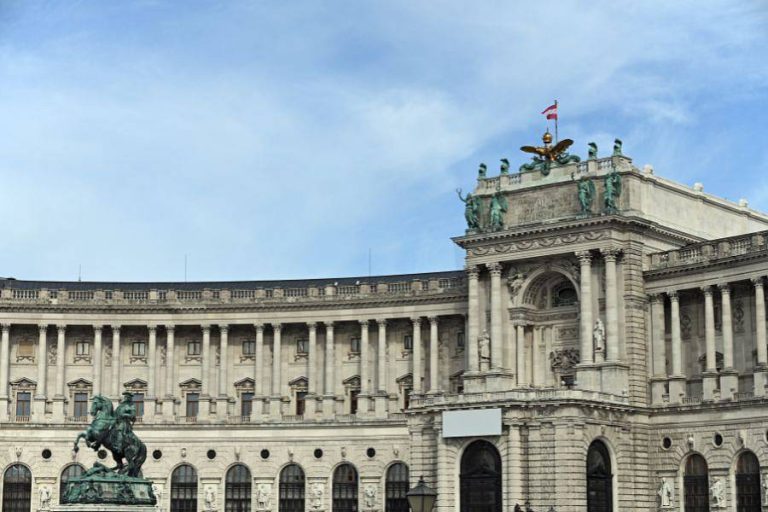 Hofburg si Schönbrunn: Doua bijuterii istorice din capitala Austriei