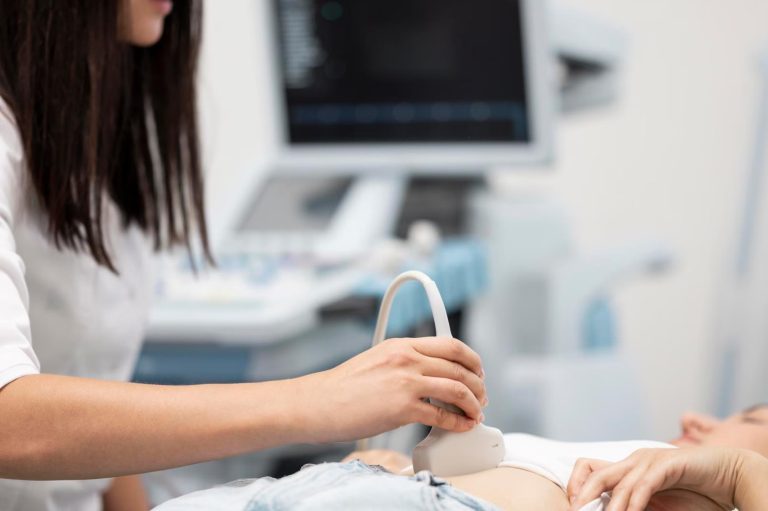 Evaluarea fertilității: rolul scanării interne în monitorizarea ovulației și a endometrului
