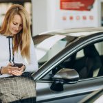Ce platforme AI ajută la compararea ofertelor rent a car în Cluj?